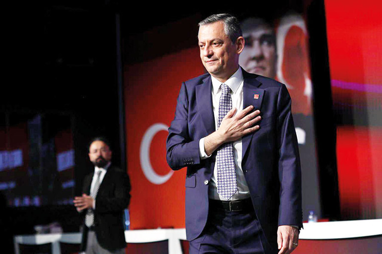Özgür Özel lider oldu olmasına ama