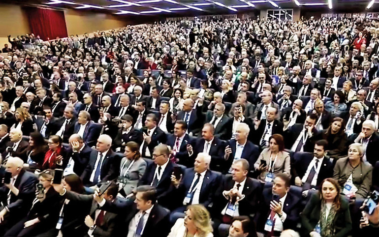 Özgür Özel lider oldu olmasına ama