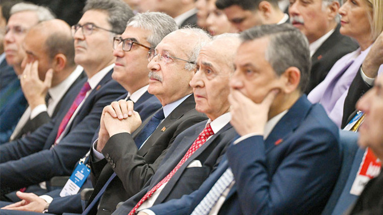 Özel’in PM listesi de firesiz