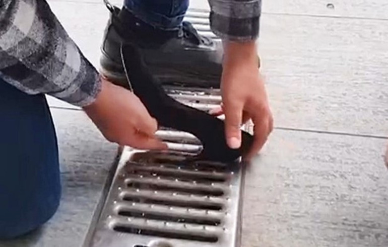 Çevredekiler yardımına yetişti Nadide Sultan’ın zor anları...