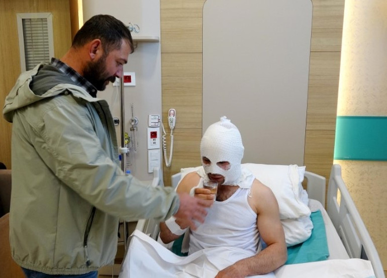 Tek amacı nişanlısını mutlu etmekti... Bir anda dehşeti yaşadı: Hastanelik oldu, evi hasar gördü