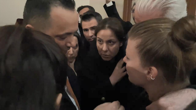 Kadıköyde katledilen Mattia Ahmet Minguzzinin mezarına çirkin saldırı Aileyi tehdit eden 5 şüpheli yakalandı