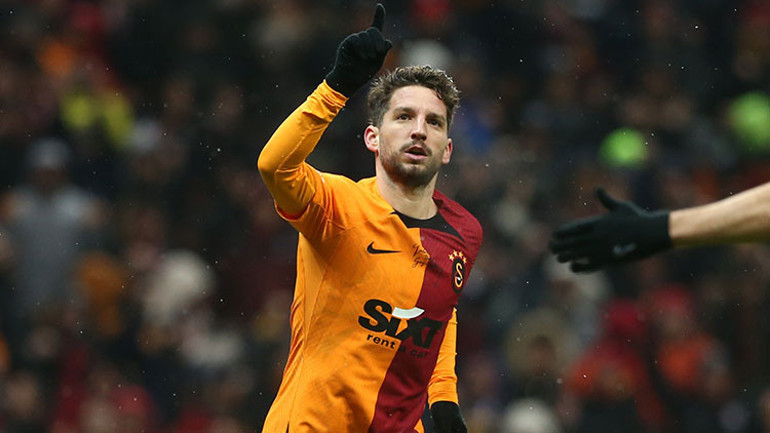 Galatasaraylı Mertens ilk kez açıkladı Osimhen ve transfer itirafı