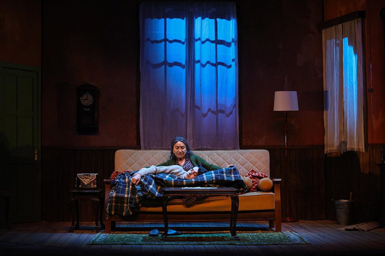 Genç yetenekler piyano başında