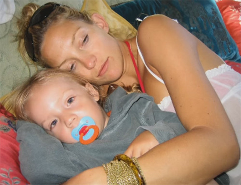 Üç aşkından üç çocuk doğurmuştu... Ünlü yıldızın ilk göz ağrısı aşk sarhoşu