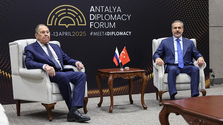Dışişleri Bakanı Hakan Fidan, Lavrov ile bir araya geldi