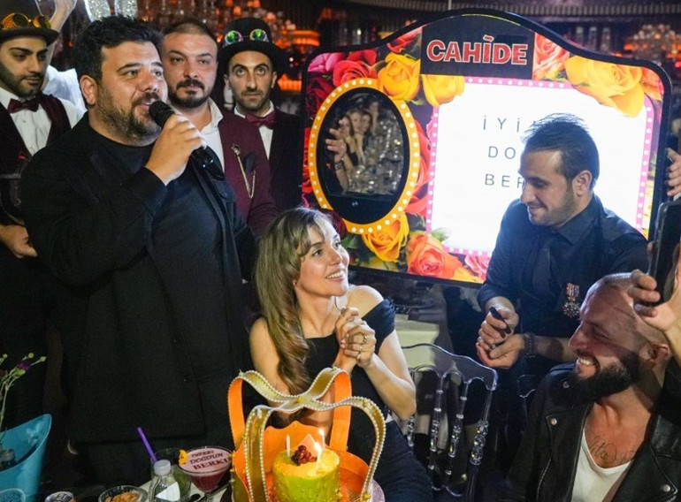 Eser Yenenlerden eşine jest... 30 yaş hediyesi dövme