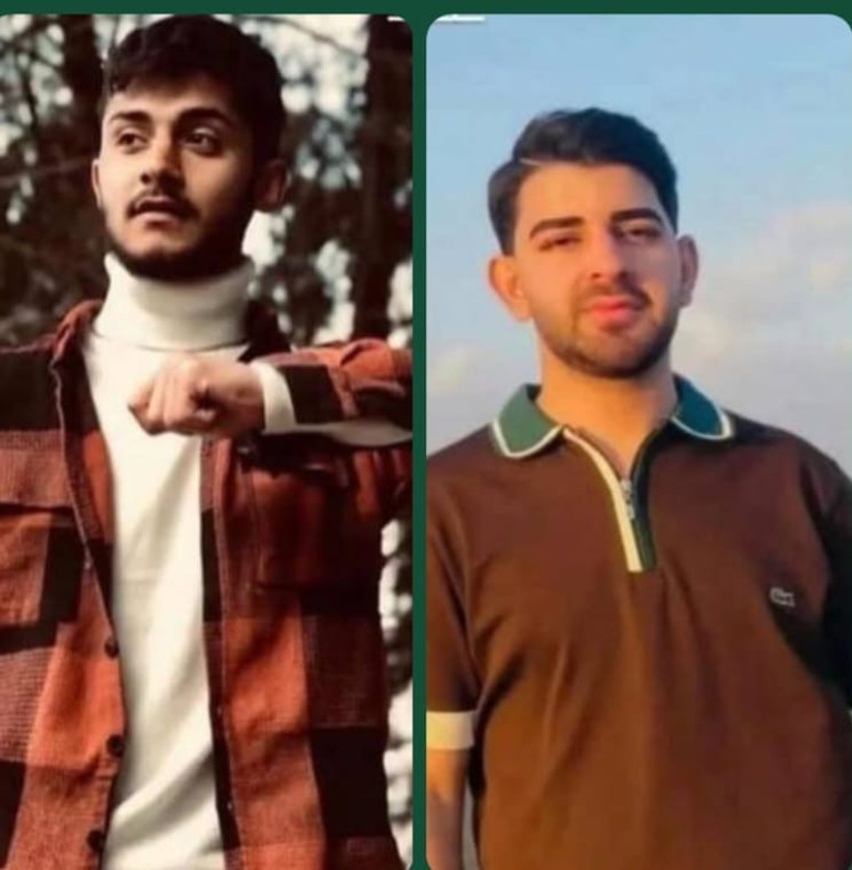 oriq etuk ayollar kokraklari va mushuklari osilgan