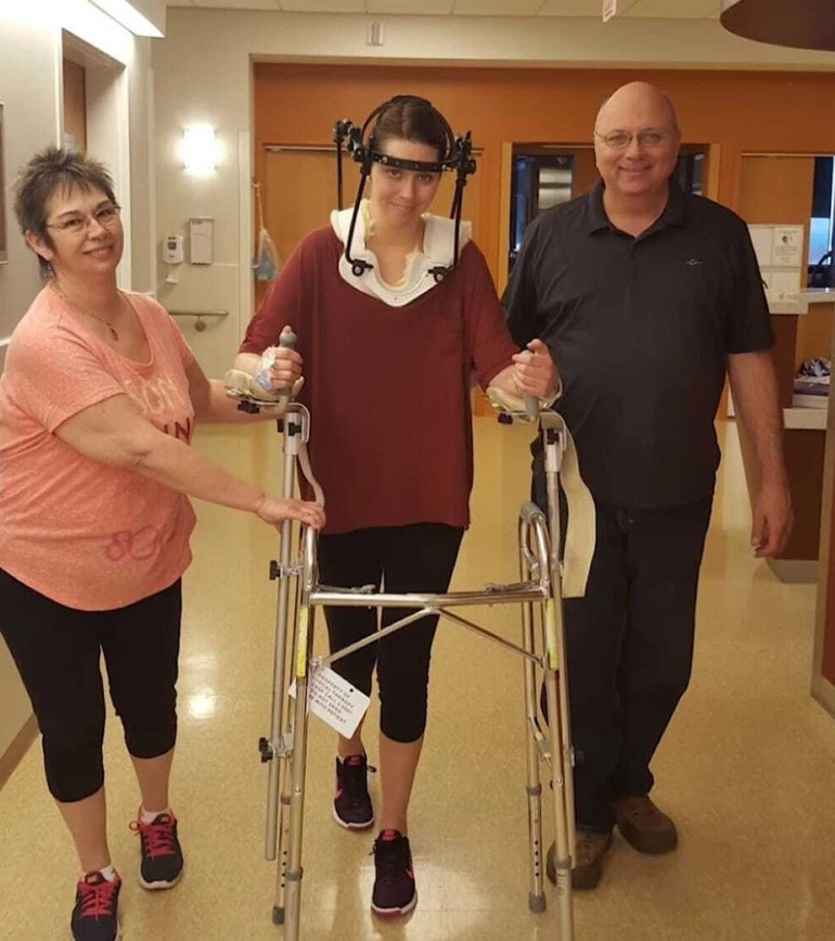 Kafatası omurgasından neredeyse kopmak üzereydi... Nadir görülen bir operasyonla kurtarıldı