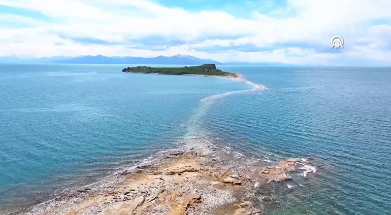 Van Gölü çekilince gün yüzüne çıktı Yüzde 60ı görünür hale geldi
