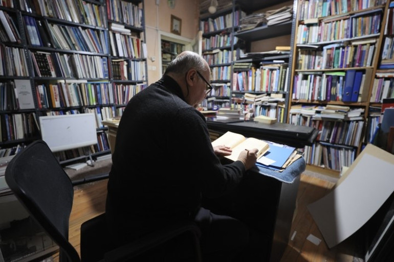 Babasına özenerek başladı; eline para geçtikçe satın alıp evinde biriktirdi | Türkiyede çok nadir ve zor bir işi yapıyorum