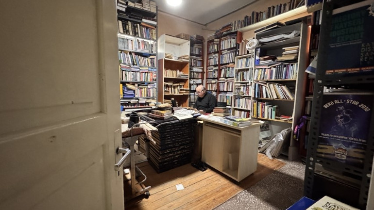 Babasına özenerek başladı; eline para geçtikçe satın alıp evinde biriktirdi | Türkiyede çok nadir ve zor bir işi yapıyorum