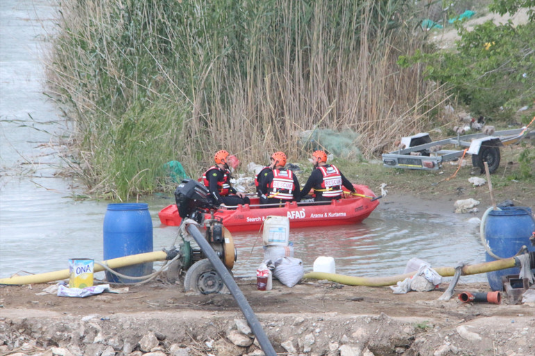 Adanada 7 yaşındaki Cumali Timiyi arama çalışmaları 4üncü gününde Vali Köşgerden açıklama: Şu ana kadar çocuğumuzdan iki iz var