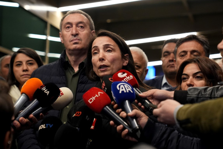 Son dakika... Sırrı Süreyya Önder kalp rahatsızlığı geçirdi Ameliyat sonrası hastaneden sağlık durumuna ilişkin açıklama