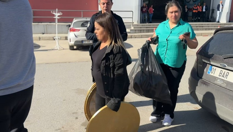 Tüm hesaplarını kapatıp sırra kadem bastı Haberi alınca iş yerine gelip eşyaları yağmaladılar