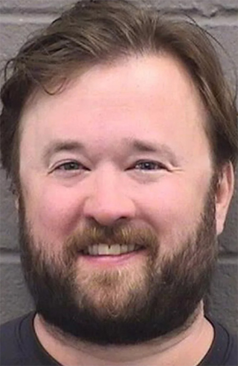 Erken gelen şöhret hayatını dağıttı: Efsane filmin çocuk yıldızı yine gözaltına alındı