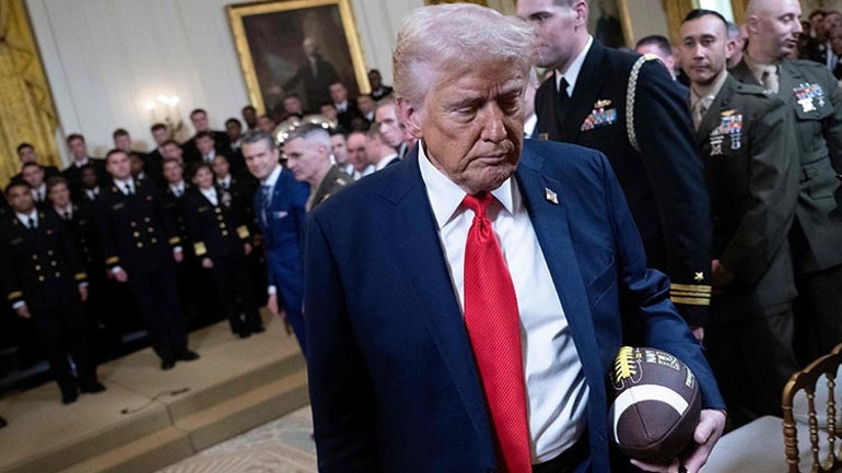 Beyaz Saray açıklama yapmıştı Trumpın elindeki gizemli morluk tekrar ortaya çıktı