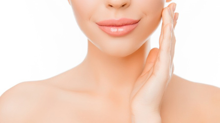 Gençlik üçgeni ve ağız çevresi yaşlanması: Gerçek nedenler ve doğal çözümler