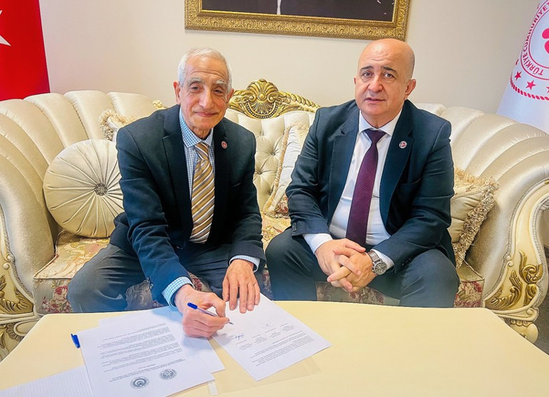 Kardeşler buluştu, imzalar atıldı