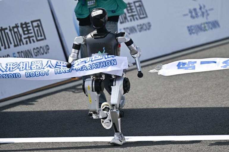 Dünyada bir ilk: Robotlar insanlara karşı... Yapay zeka tekonolojisinde seviye yükseliyor