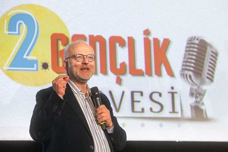 DİTİB Fransa’nın 2. Gençlik Zirvesi Paris’te düzenlendi
