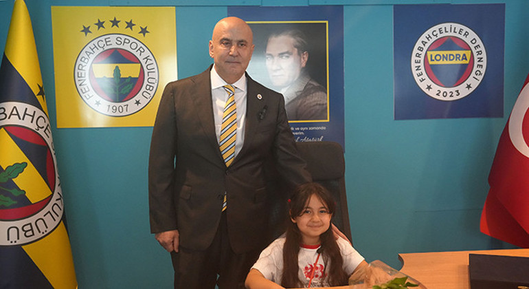 Londra’da Fenerbahçeliler Derneği’nden coşkulu 23 Nisan kutlaması