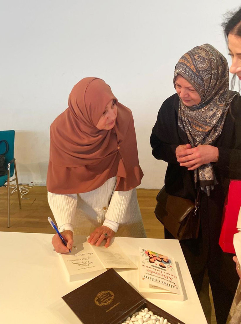 Köln’de Saliha Erdim izdihamı