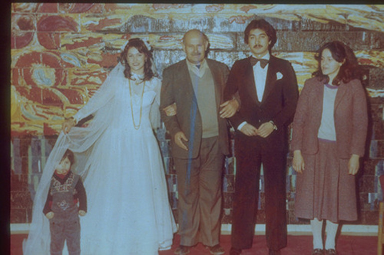 O zamanlar gelecekteki hayatından haberi yoktu... Tam 42 yıldır Türkiye bir çift mavi gözü izliyor... Herkes geldi geçti, bir tek o kaldı