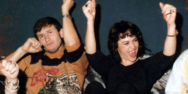 O zamanlar gelecekteki hayatından haberi yoktu... Tam 42 yıldır Türkiye bir çift mavi gözü izliyor... Herkes geldi geçti, bir tek o kaldı