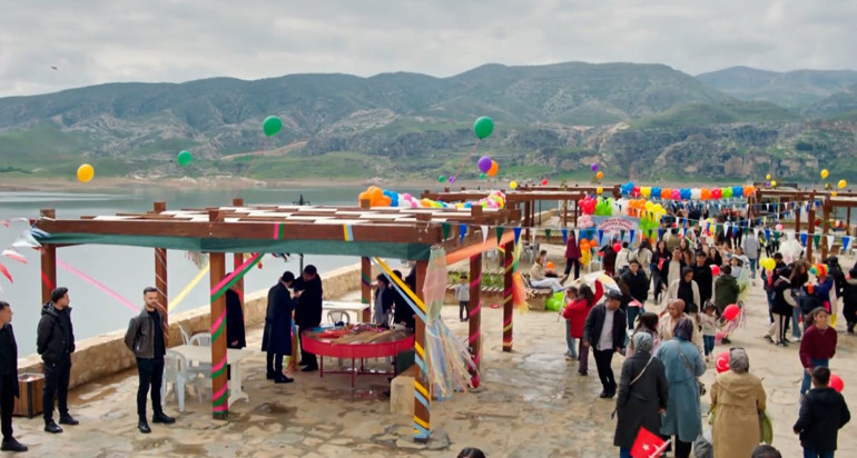 Uzak Şehir çocukları unutmadı