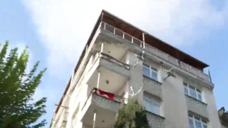 Şirinevler’de riskli bina boşaltıldı