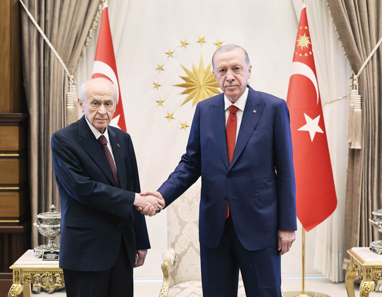 Deprem hocalarının hangisine inanalım