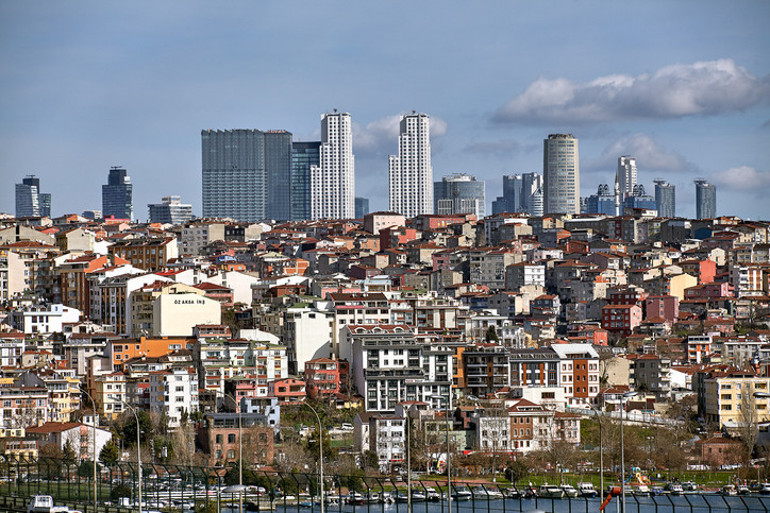 Bitişik yapılar sağlamlığı etkiler mi İşte en tehlikeli çatlaklar... Bina güvenliği ile ilgili 5 SORU 5 YANIT