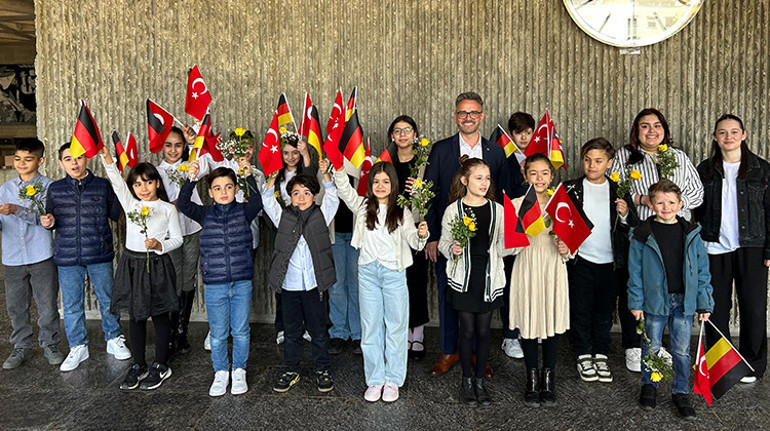 Almanya’da 23 Nisan coşkusu