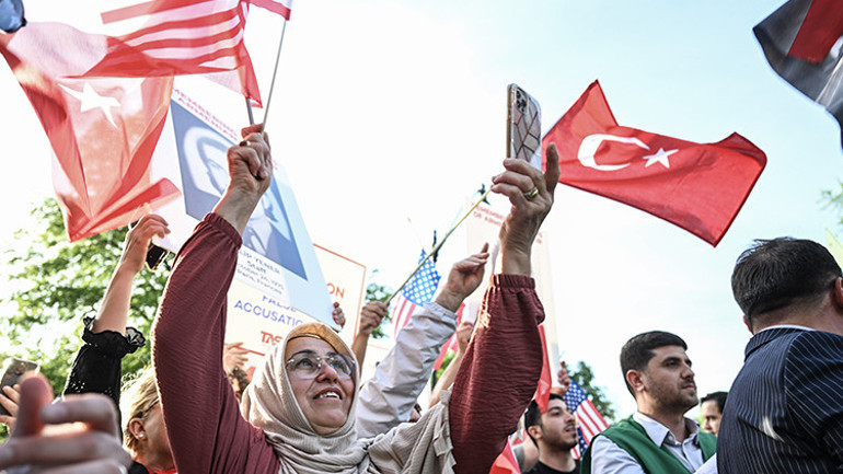 ABDde yaşayan Türkler Ermeni soykırımı iddialarını protesto etti