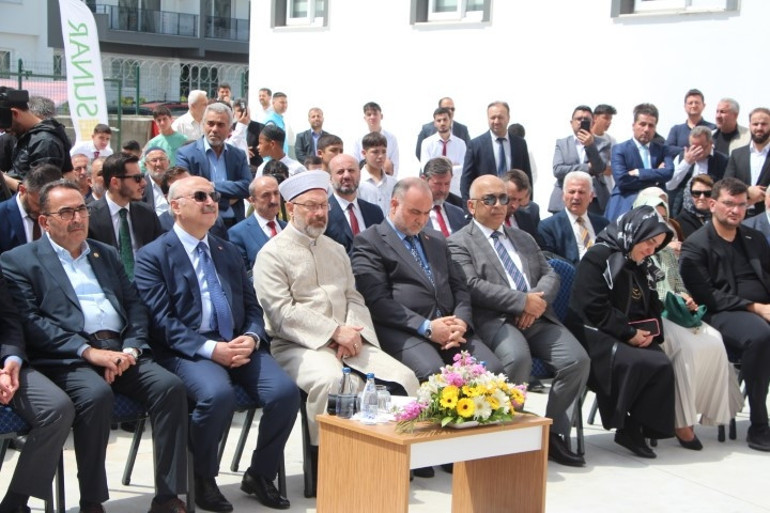 Diyanet İşleri Başkanı Ali Erbaş, yapay zekaya sorduğu soruyu anlattı: Hayretler içinde cevap verdi, 1400 yıl önceden bilinmiş olması imkansız dedi