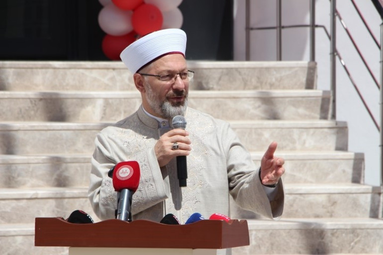 Diyanet İşleri Başkanı Ali Erbaş, yapay zekaya sorduğu soruyu anlattı: Hayretler içinde cevap verdi, 1400 yıl önceden bilinmiş olması imkansız dedi