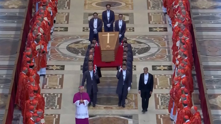Son dakika... Papa Francisin cenazesinde tarihi an Zelenski ve Trump tören öncesi görüştü