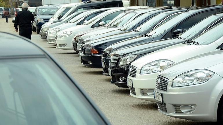 İkinci el otomobilde ‘balon fiyatlar’ söndü mü Hangi araçlar daha fazla talep görüyor Uzmanlar tek tek açıkladı