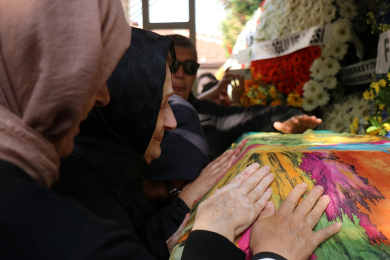 Bülent Uygunun en acı günü... Kızı Almina Tude, son yolculuğuna uğurlandı