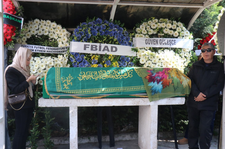 Bülent Uygunun en acı günü... Kızı Almina Tude, son yolculuğuna uğurlandı