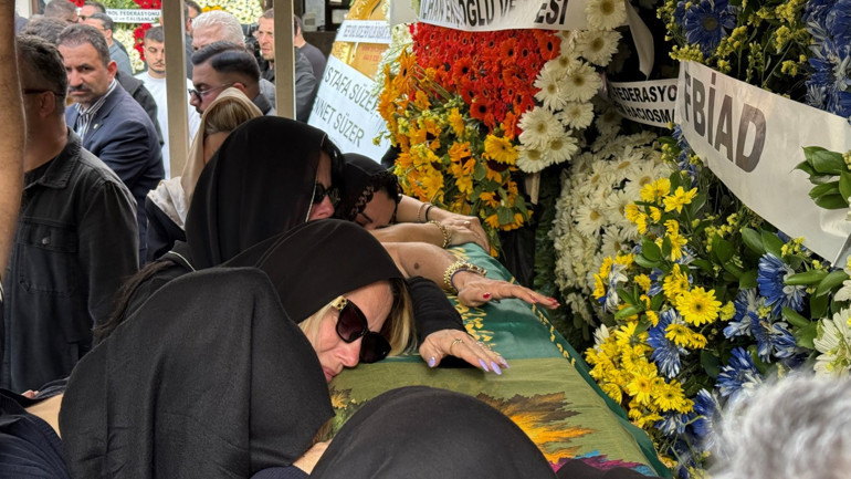 Bülent Uygunun en acı günü... Kızı Almina Tude, son yolculuğuna uğurlandı