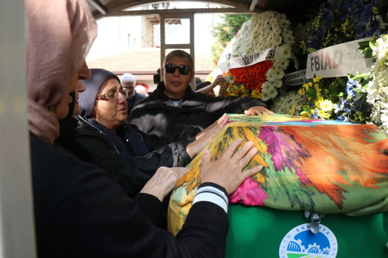 Bülent Uygunun en acı günü... Kızı Almina Tude, son yolculuğuna uğurlandı