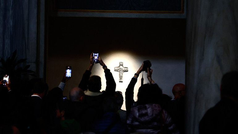 Papa Francisin mezarı ilk kez görüntülendi