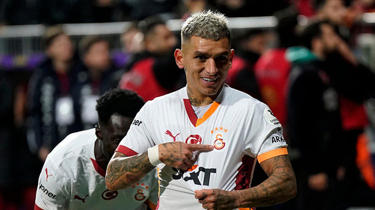 Nihat Kahveciyi şaşkına çeviren Galatasaraylı oyuncu: Aklım almıyor Buraya ikizi mi geldi