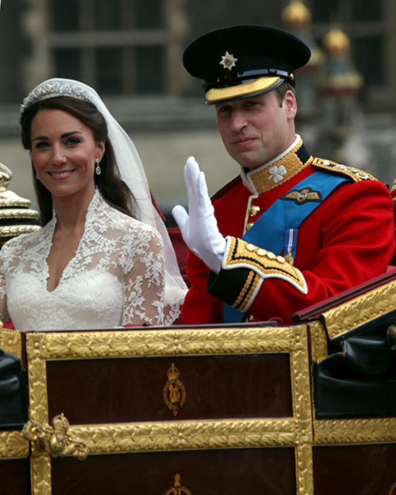 İyi ki doğmuşsun gelin hanım Aşk kolyesini de boynuna astı