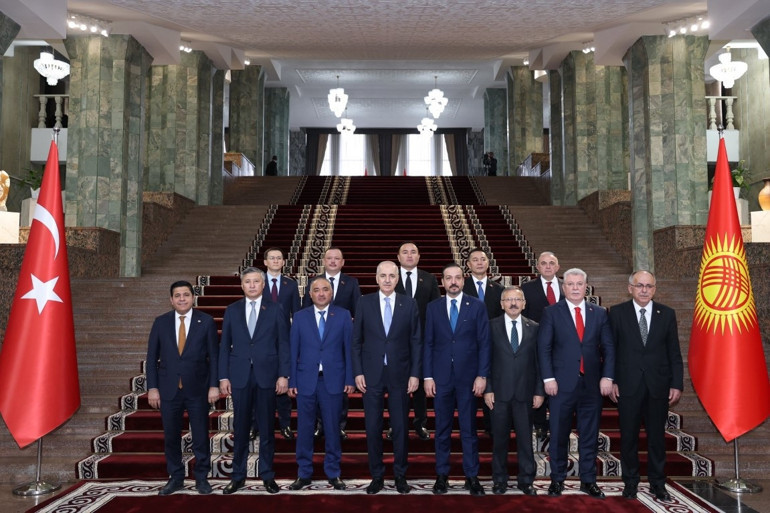 TBMM Başkanı Numan Kurtulmuş, Kırgızistan Jogorku Keneş Başkanı Turgunbek Uulu ile bir araya geldi