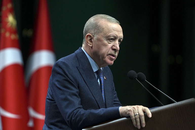 Son dakika... Cumhurbaşkanı Erdoğandan Özgür Özele deprem tepkisi: İstanbula dayanışma için değil, yeni skandallar için geldi