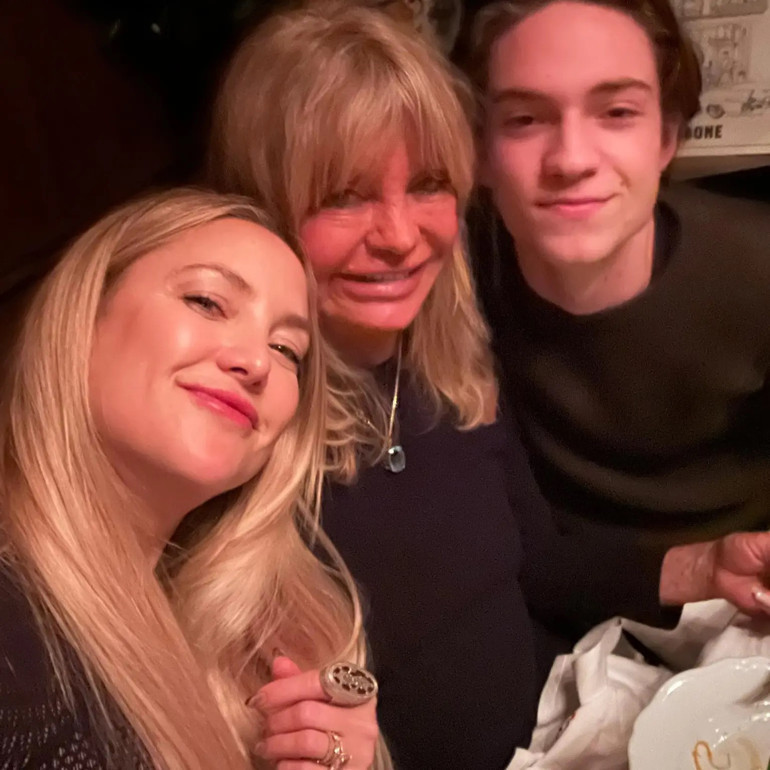 Üç aşkından üç çocuğu olmuştu… Ünlü oyuncudan annelik tavsiyeleri