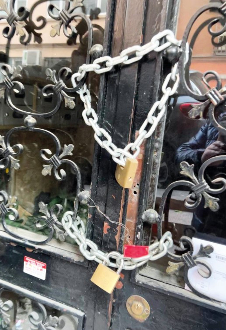 50 yıllık Taray Apartmanı da riskli yapı ilan edildi... Mahalle sakinleri endişe içinde